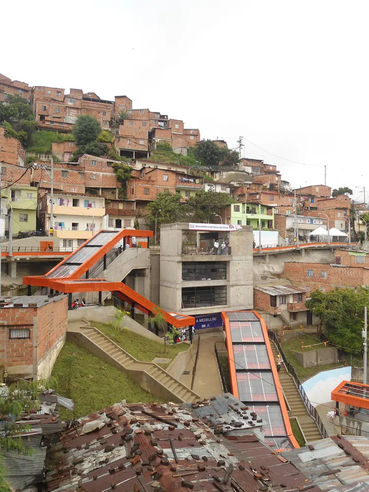 Escaleras eléctricas Comuna 13