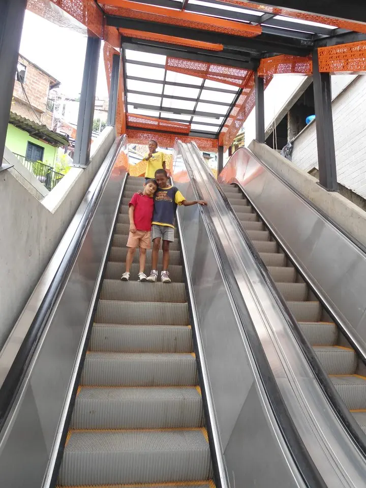 Escaleras eléctricas Comuna 13